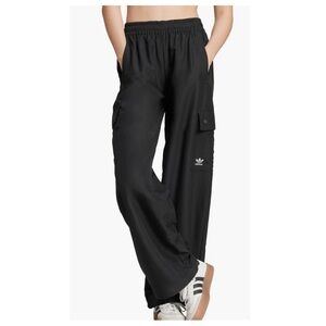 Adidas Essentials Recycled Polyester Cargo Pants in Black Size Medium NEW Woven